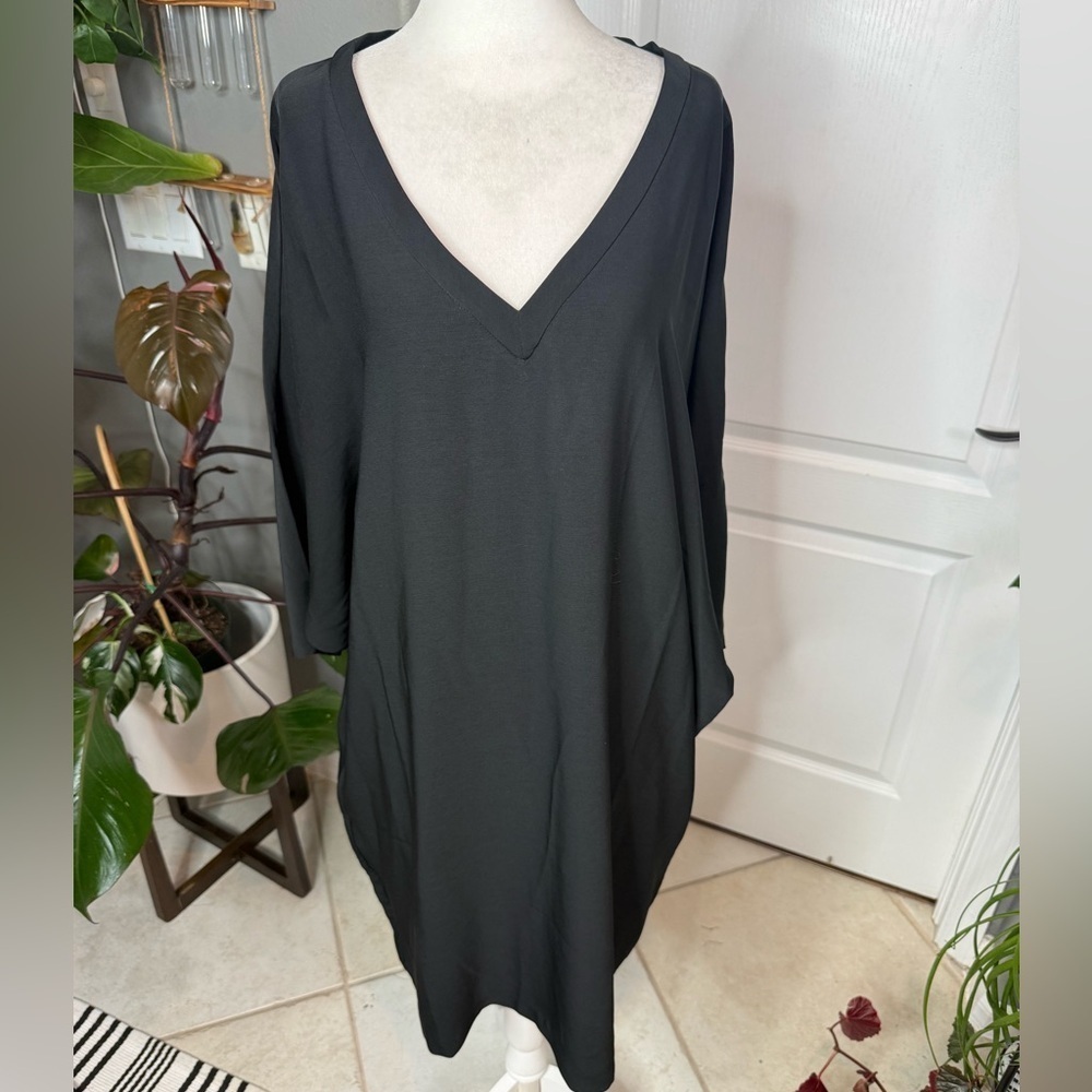 E ELOQUII Black V-Neck Dolman Sleeve Dress | Size 14/16 | NWT